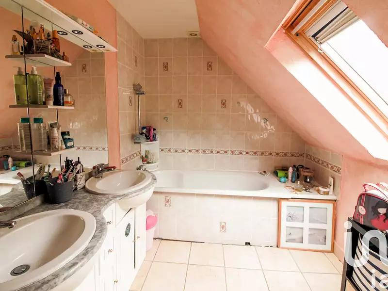 Maison, 166 m²