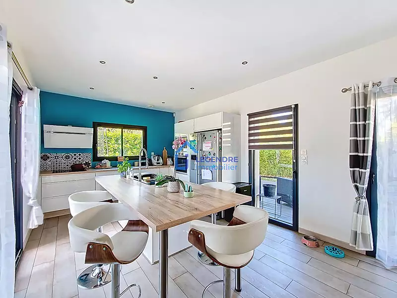 Maison, 250 m²