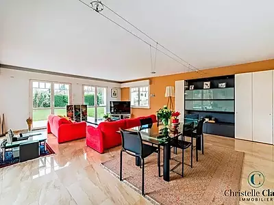 Maison, 245 m²