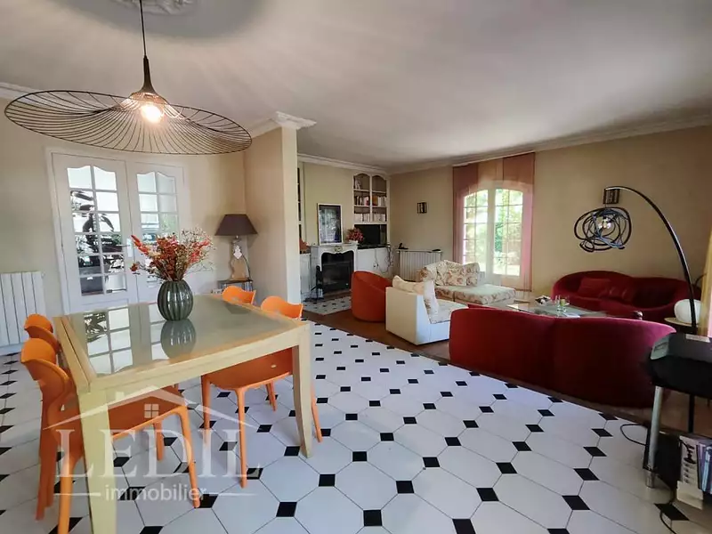 Maison, 165 m²