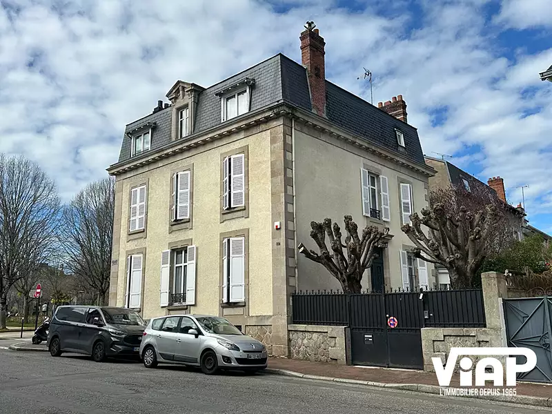 Maison, 317 m²