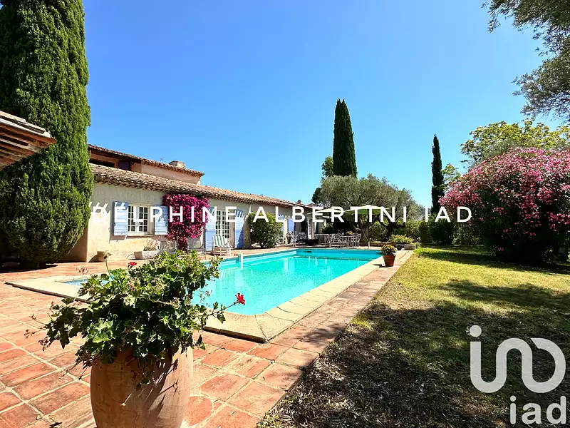 Maison, 245 m²