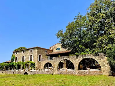 Maison, 868 m²