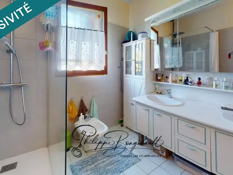 Maison, 180 m²