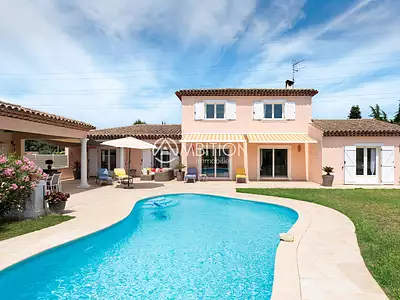 Maison, 267 m²