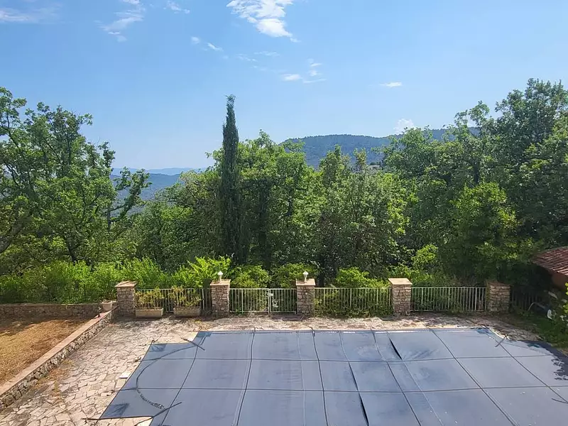 Maison, 244 m²