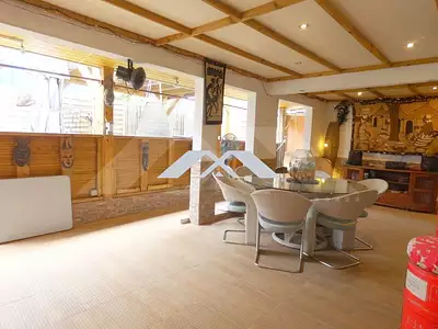 Maison, 147 m²