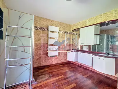Maison, 158,36 m²