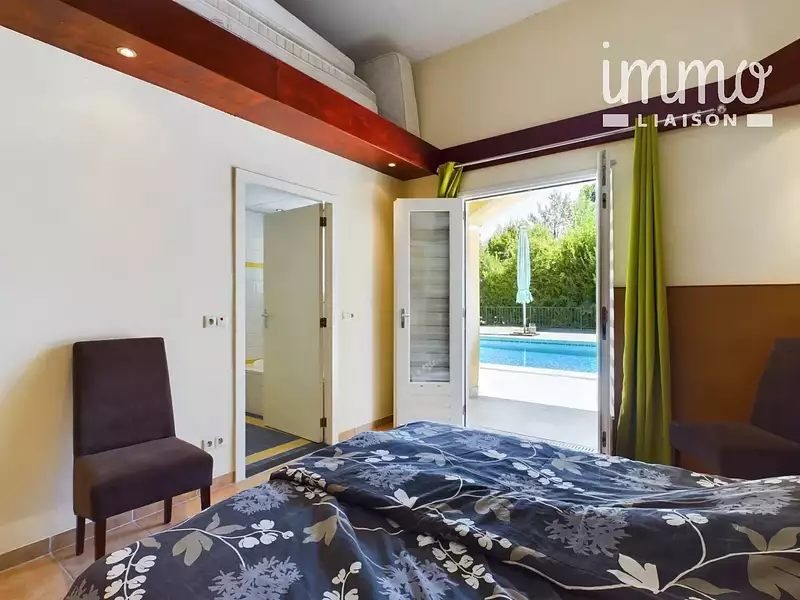 Maison, 230 m²