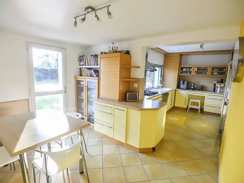 Maison, 225 m²
