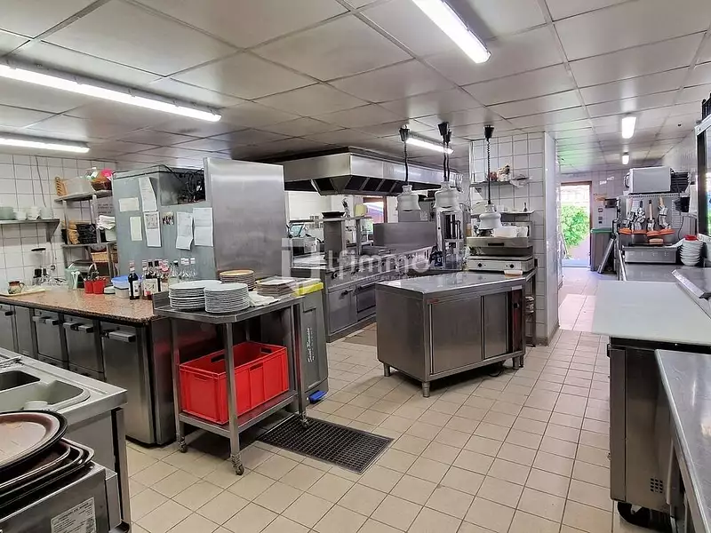 Immeuble, 1 220 m²