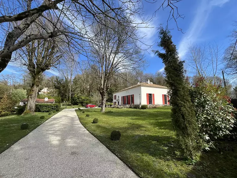 Maison, 335 m²