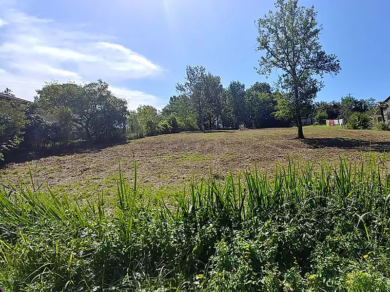 Terrain, 2 500 m²