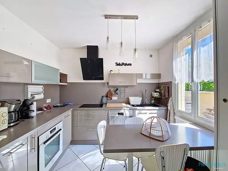 Maison, 169 m²