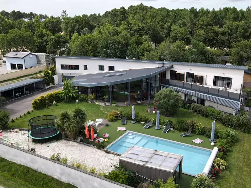 Maison, 805 m²