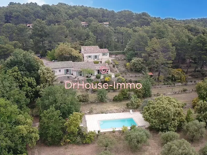 Maison, 218,5 m²