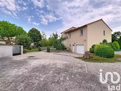 Maison, 166 m²