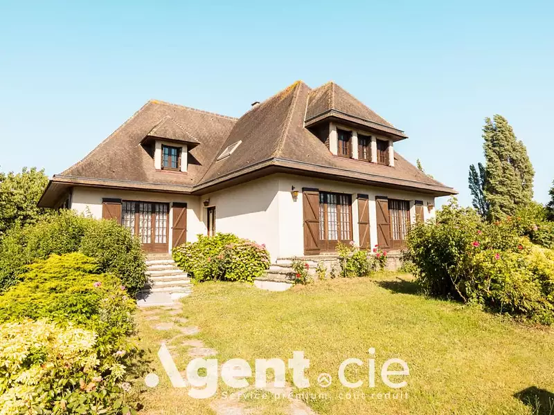 Maison, 240 m²