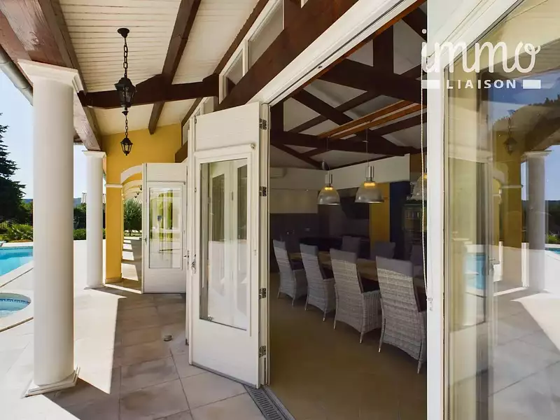 Maison, 230 m²