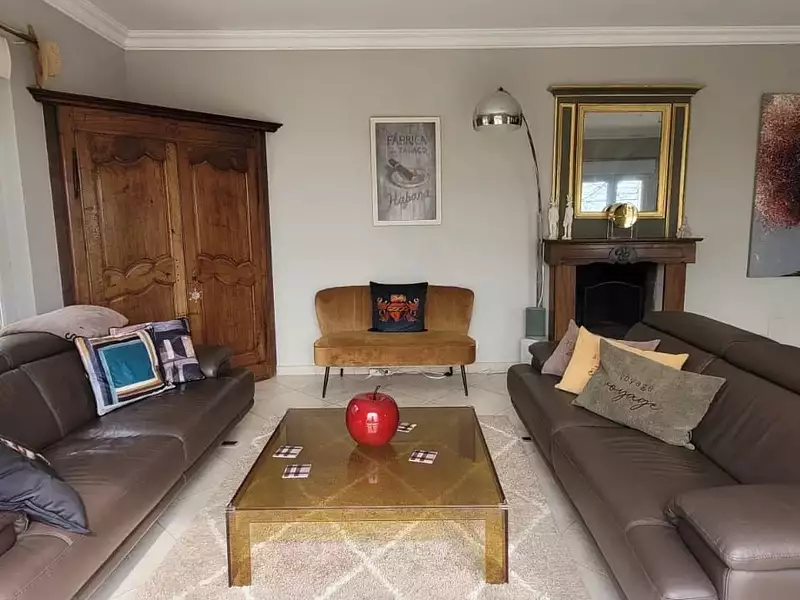Maison, 245 m²