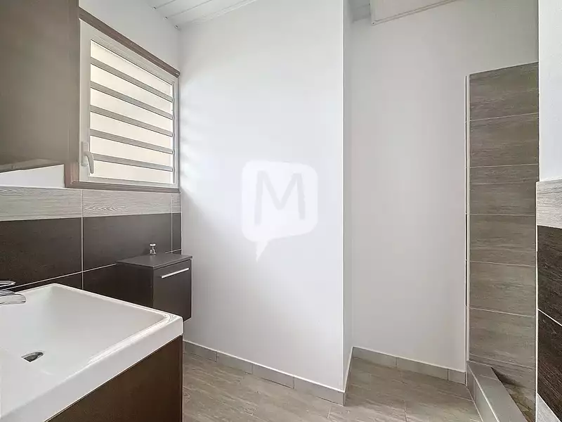 Maison, 244 m²