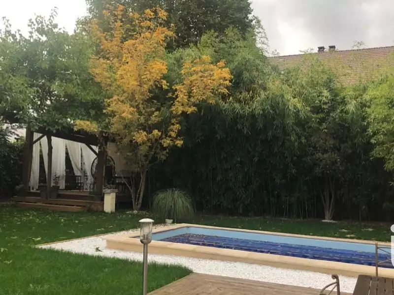 Maison, 277 m²