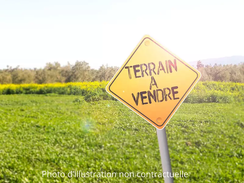 Terrain, 676 m²