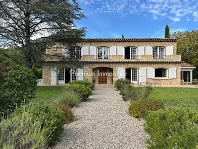 Maison, 284 m²