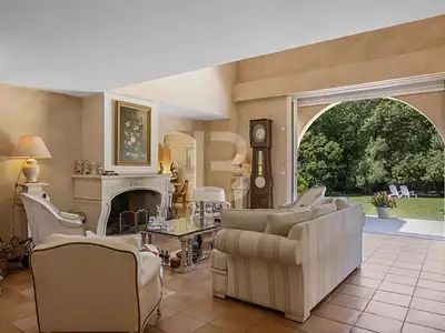 Maison, 240 m²