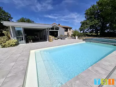 Maison, 250 m²