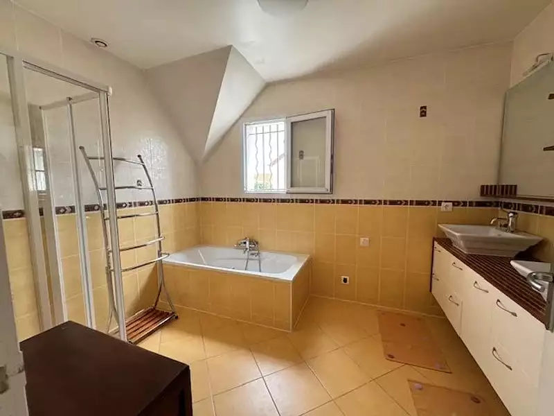 Maison, 165 m²