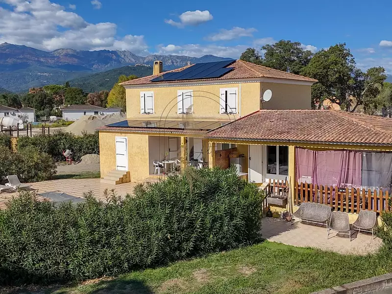Maison, 239 m²