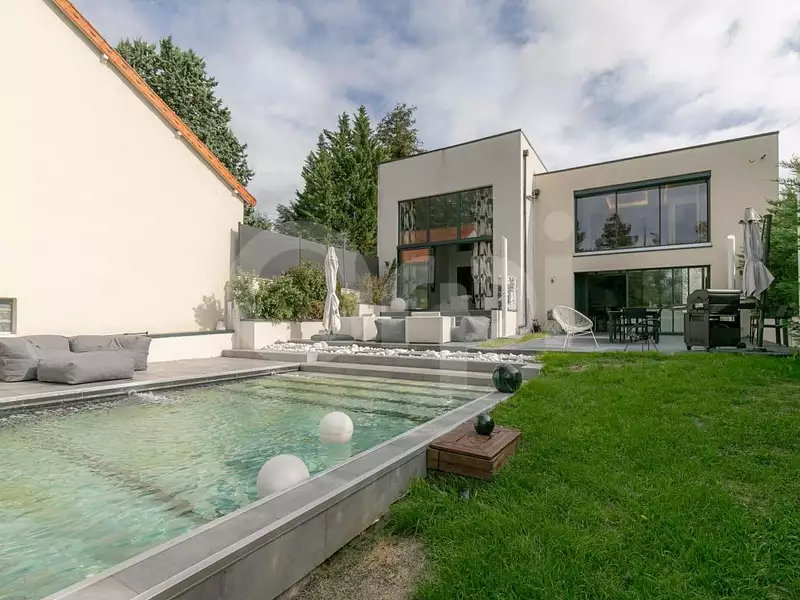 Maison, 244 m²