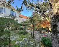 Maison, 738 m²