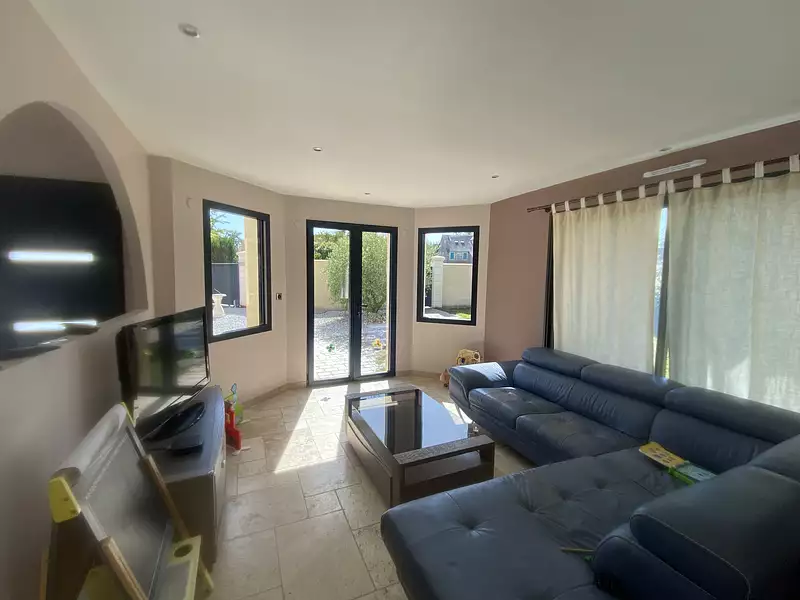 Maison, 167 m²