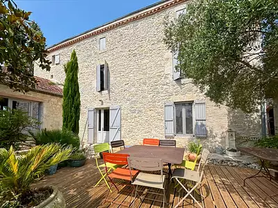 Maison, 885 m²