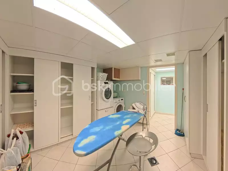 Maison, 250 m²