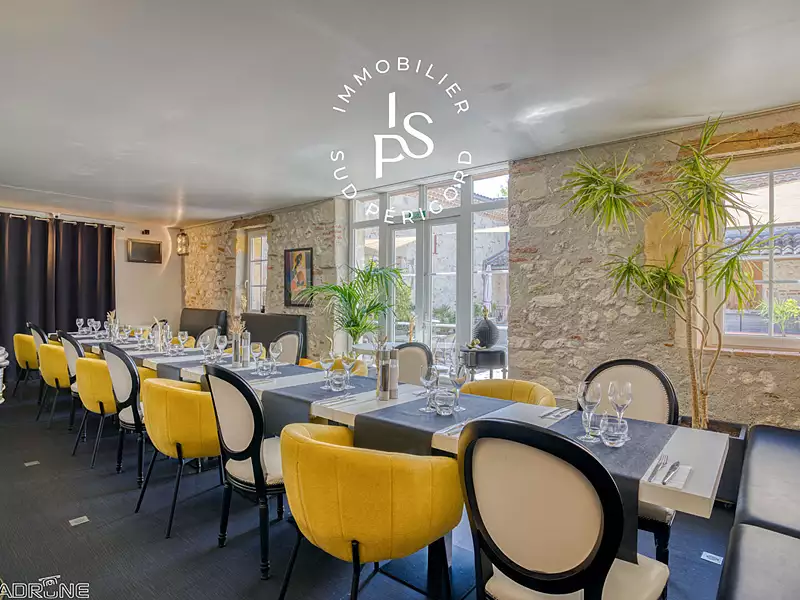 Maison, 666 m²