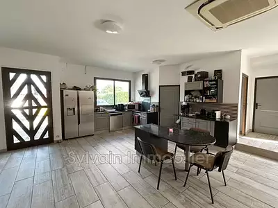 Maison, 195,51 m²