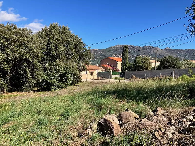 Terrain, 1 105 m²