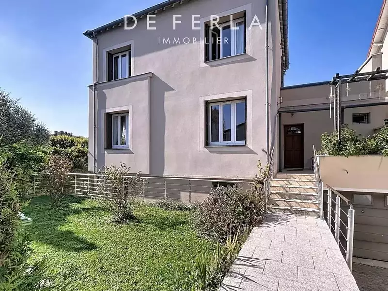 Maison, 202 m²