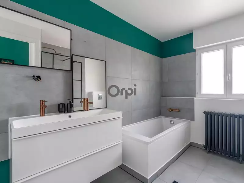 Maison, 253 m²