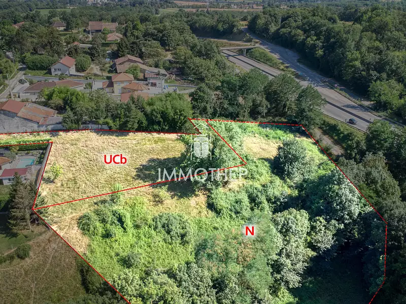 Terrain, 1 738 m²