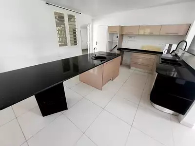 Maison, 195 m²
