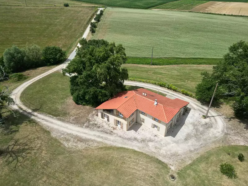 Maison, 266 m²
