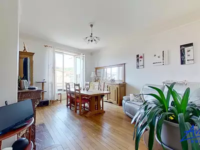 Immeuble, 698 m²
