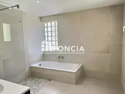 Maison, 177 m²