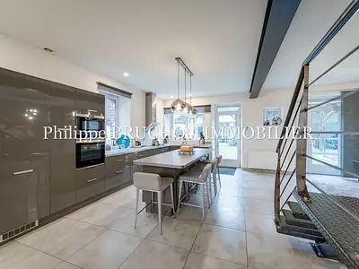 Maison, 315 m²