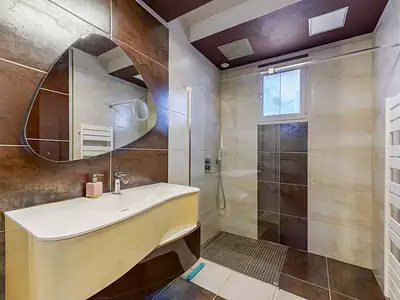 Maison, 261 m²