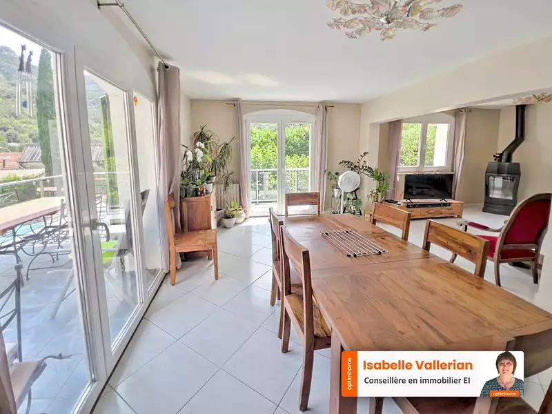 Maison, 163 m²